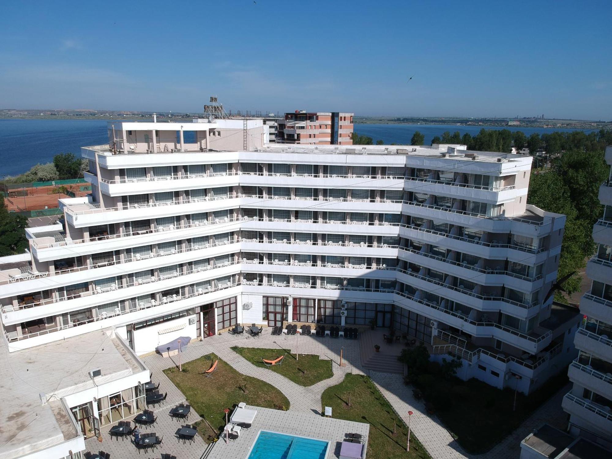 Hotel Ambasador ママイア エクステリア 写真