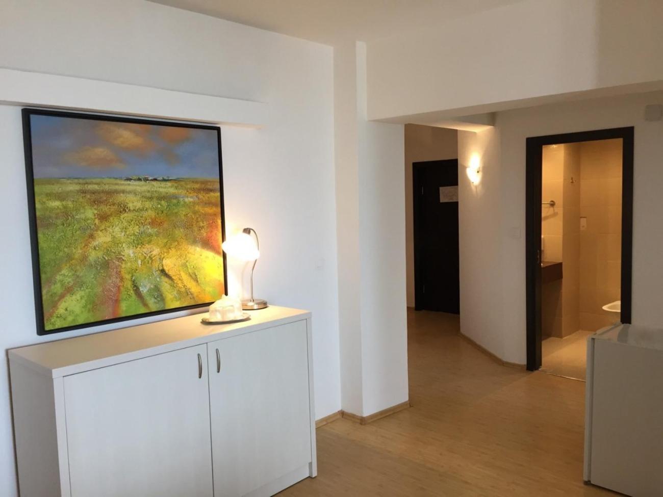 Hotel Ambasador ママイア エクステリア 写真