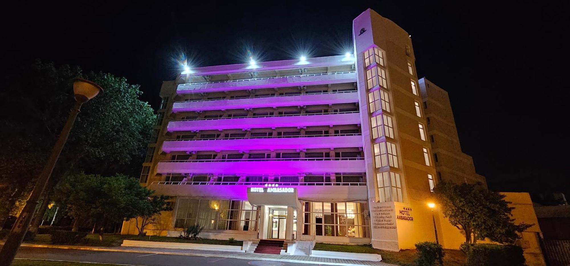 Hotel Ambasador ママイア エクステリア 写真