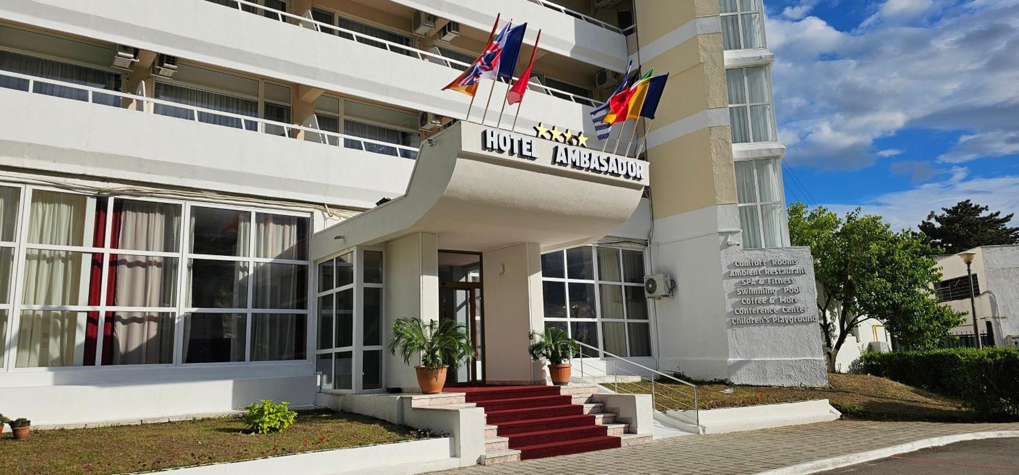Hotel Ambasador ママイア エクステリア 写真