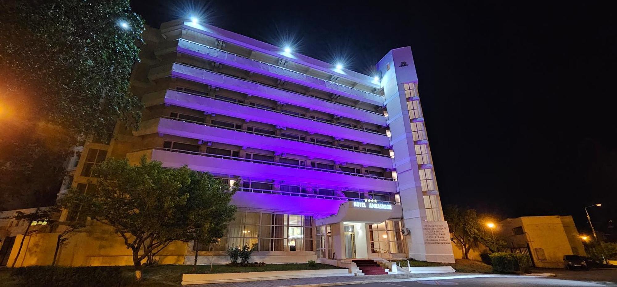 Hotel Ambasador ママイア エクステリア 写真